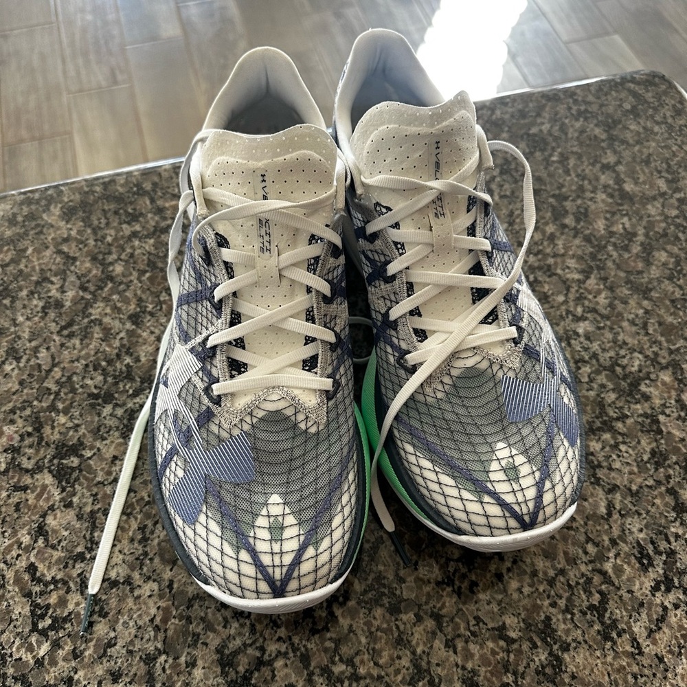 Under Armor Velociti ELITE